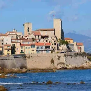 Meublé Proche Plages Et Vieille Appartement